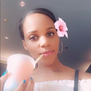 Meet your Posher, Tanasia